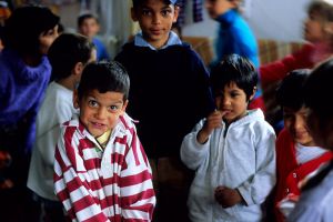 orfanato conjunto niños.jpg